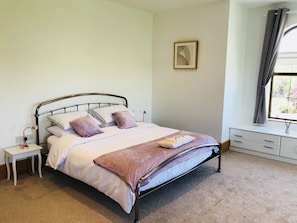 1 bedroom, premium bedding, desk, iron/ironing board