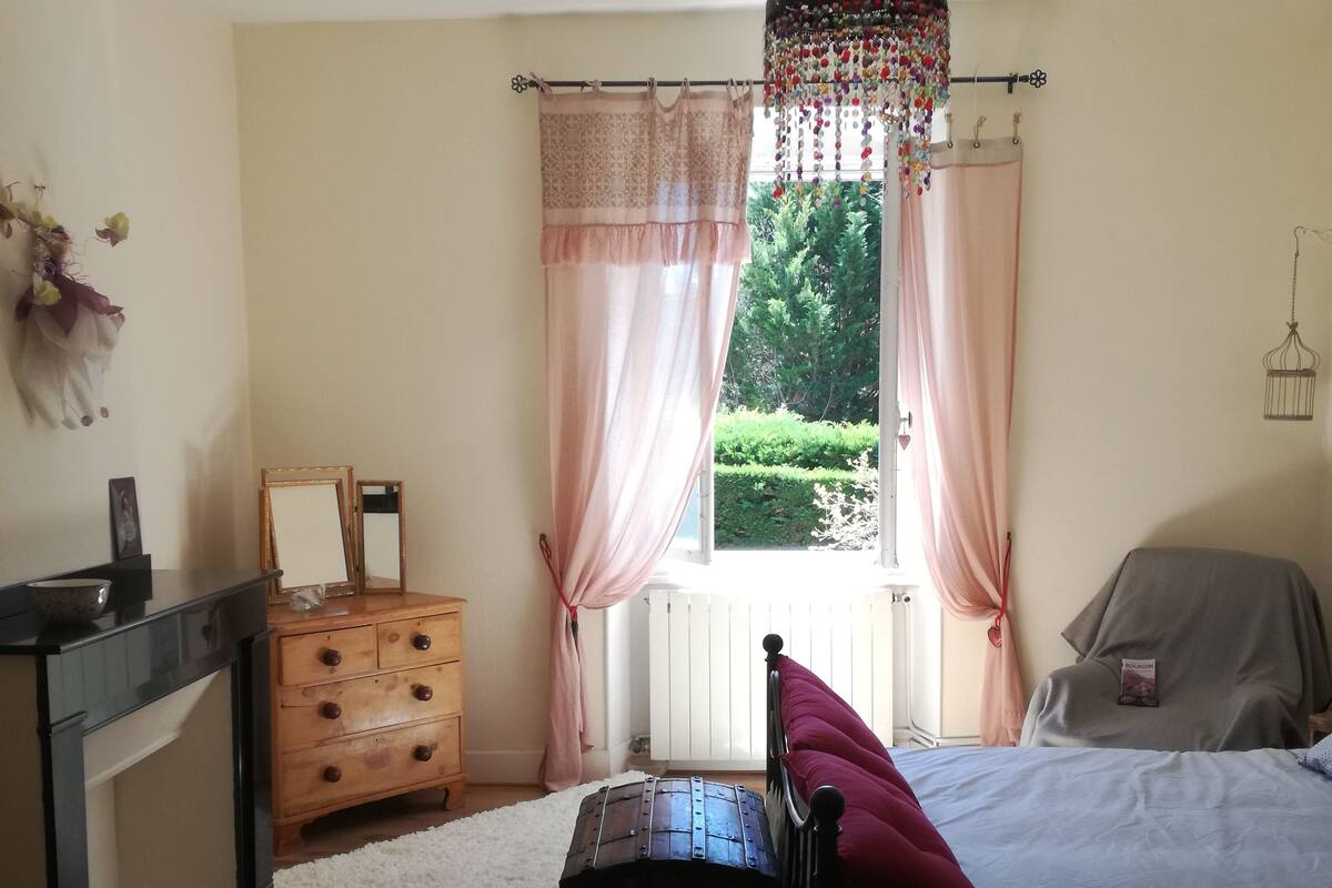 1 bedroom, desk, iron/ironing board, free WiFi