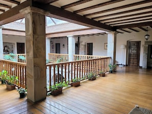 Courtyard - Hotel Convento San Roque (Balmaseda)