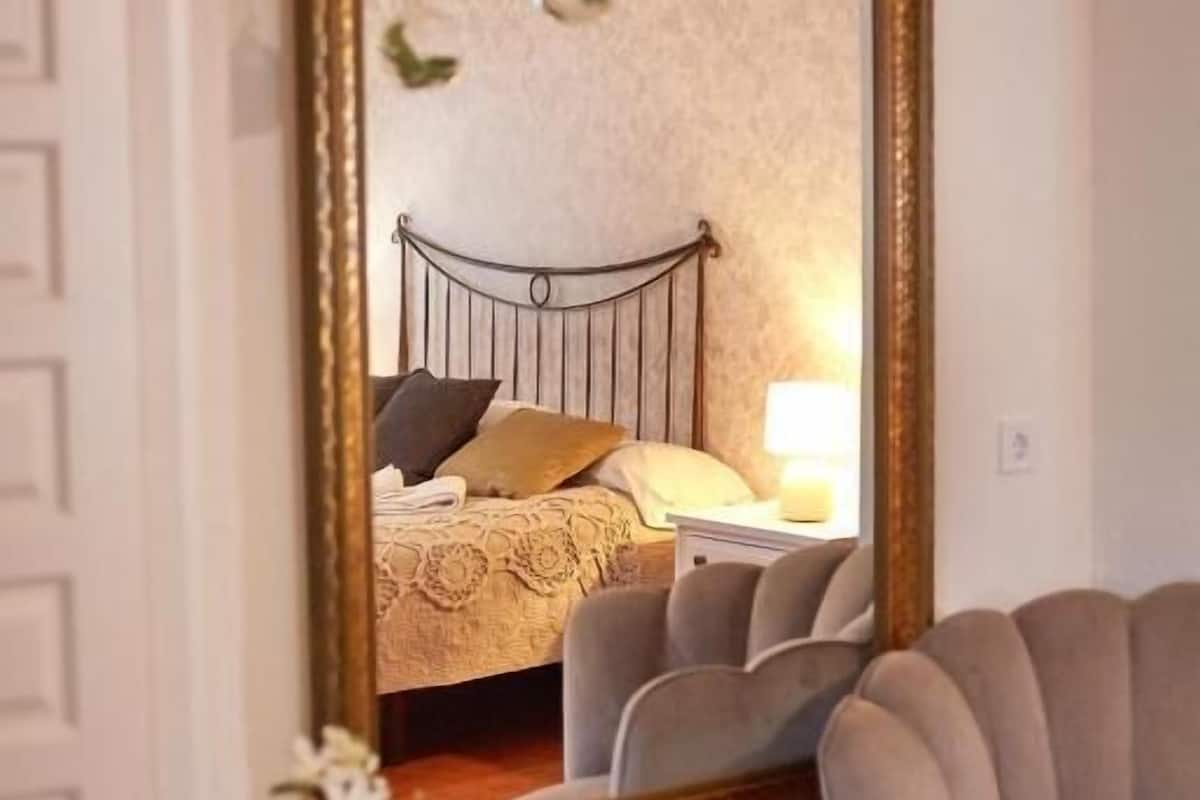 Escritorio, cortinas blackout y cunas gratuitas