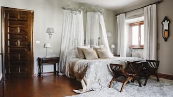 Habitación con 1 cama doble o 2 individuales | Escritorio, cortinas opacas, cunas gratuitas y camas supletorias