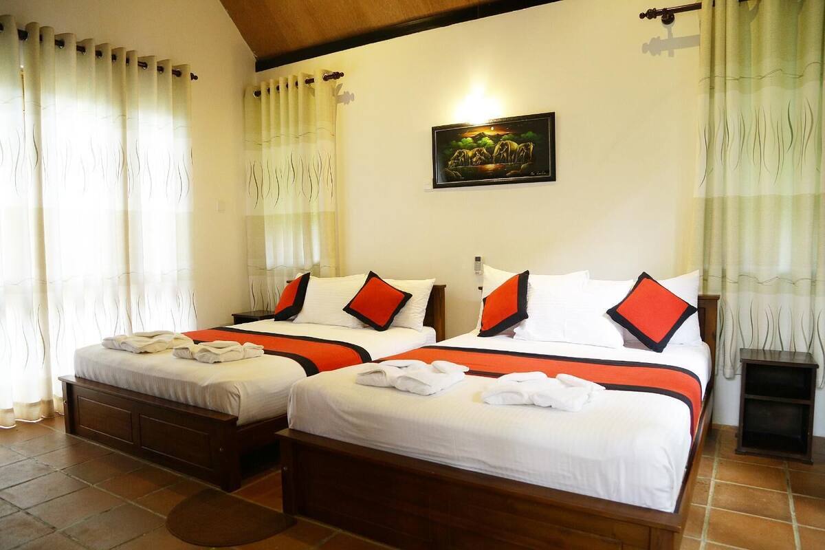 minibar, desk, free wired internet, bed sheets