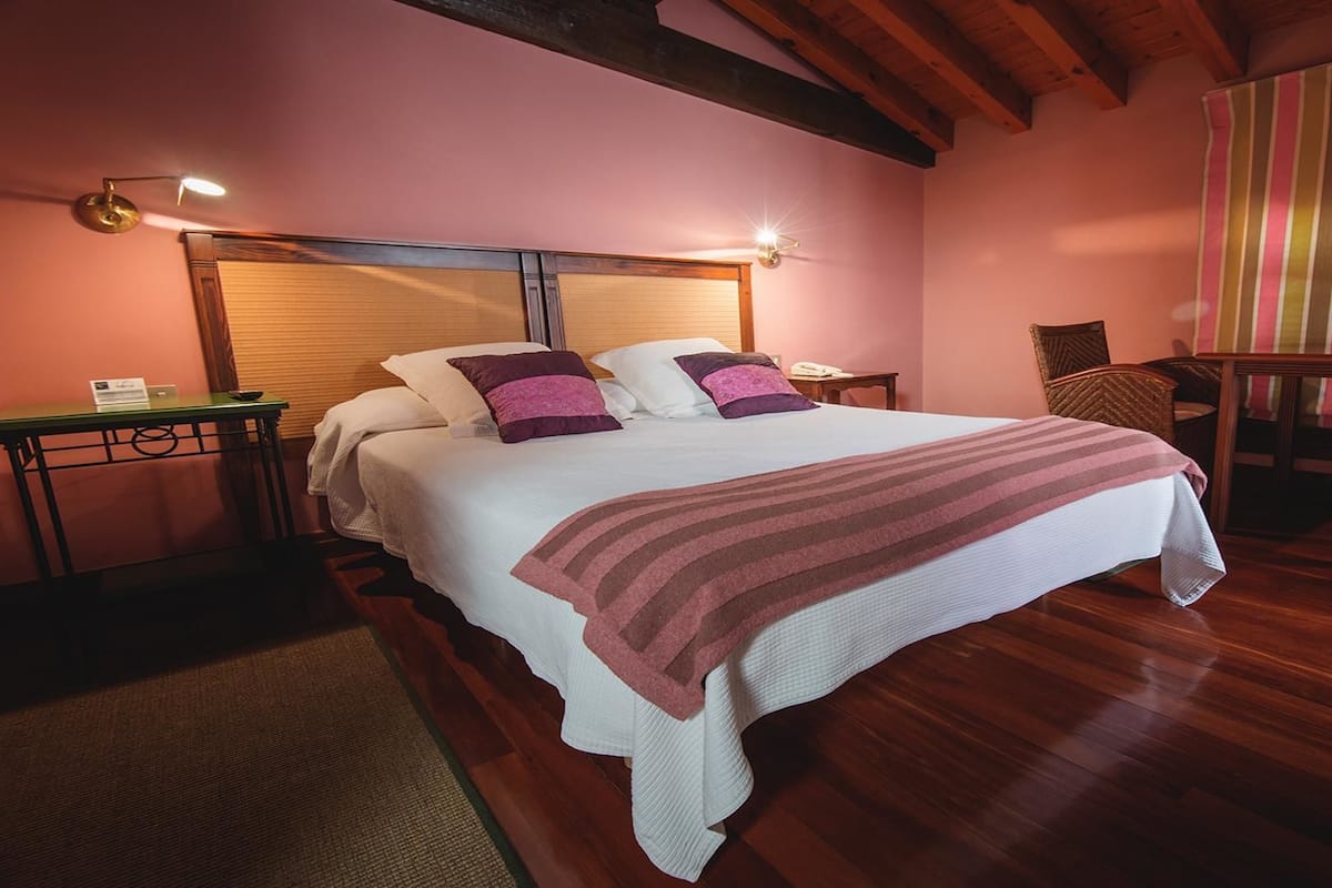 Doppelzimmer | Schreibtisch, kostenlose Babybetten, Zustellbetten, kostenloses WLAN