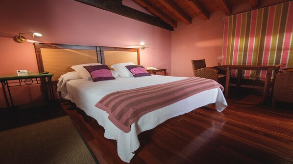 Habitación doble | Escritorio, cunas gratuitas, camas extra y wifi gratis 