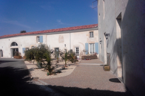 Traditional Suite, Terrace, Garden View (La Seudre - free parking) | Pemandangan dari bilik