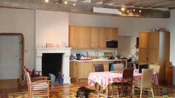 Basic Cottage, 1 Bedroom | Private kitchen