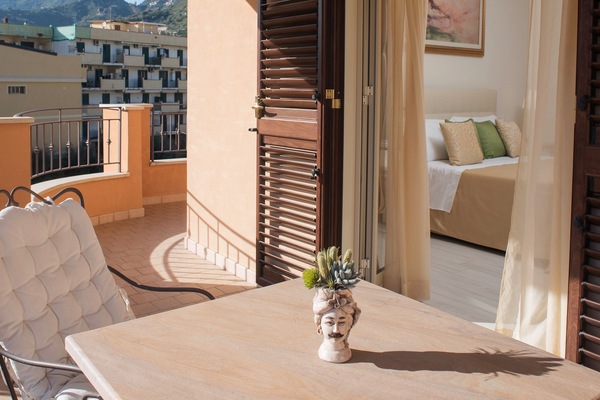 Suite | Desk, soundproofing, WiFi (free), bed sheets