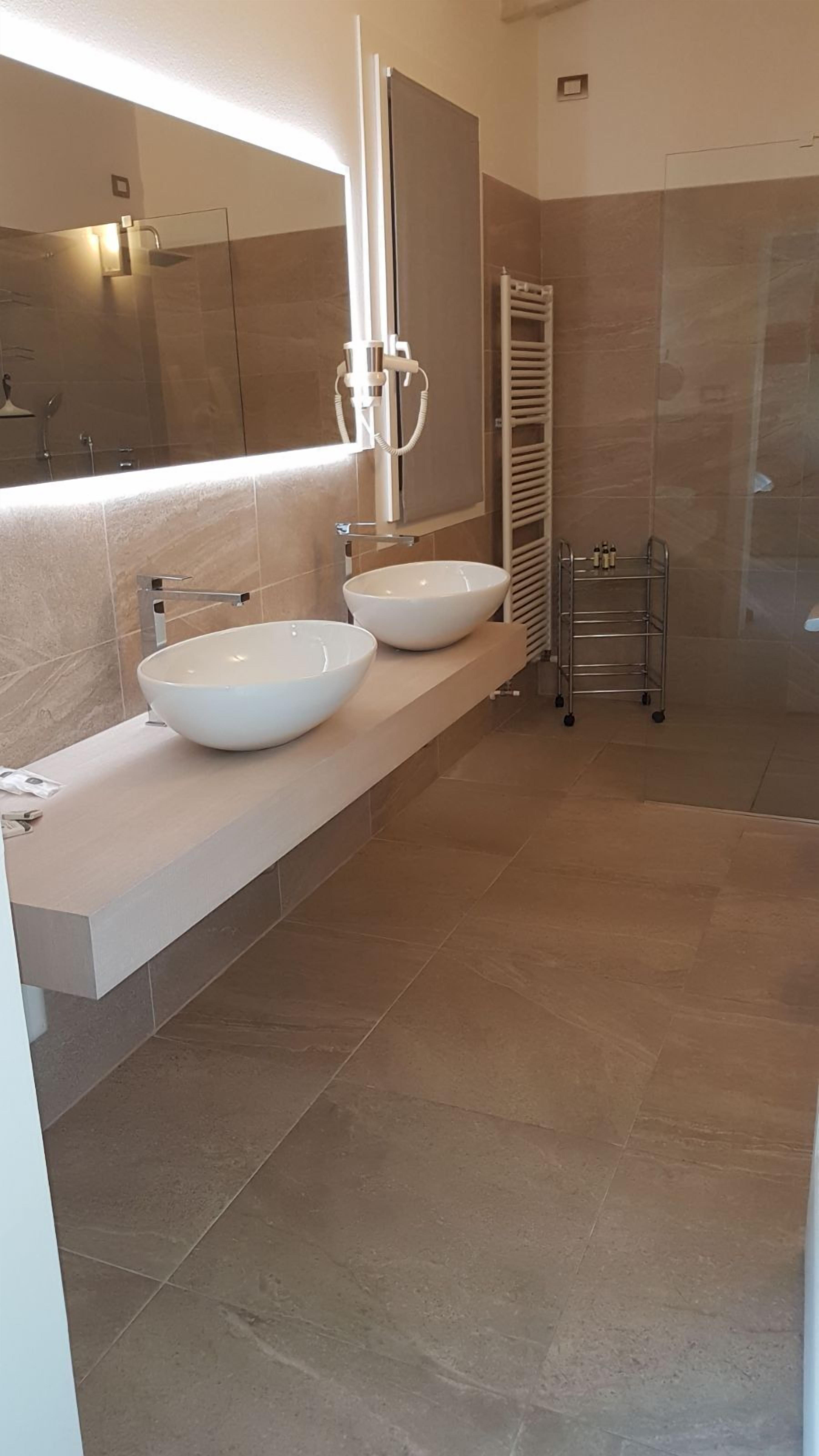 Bathroom sink