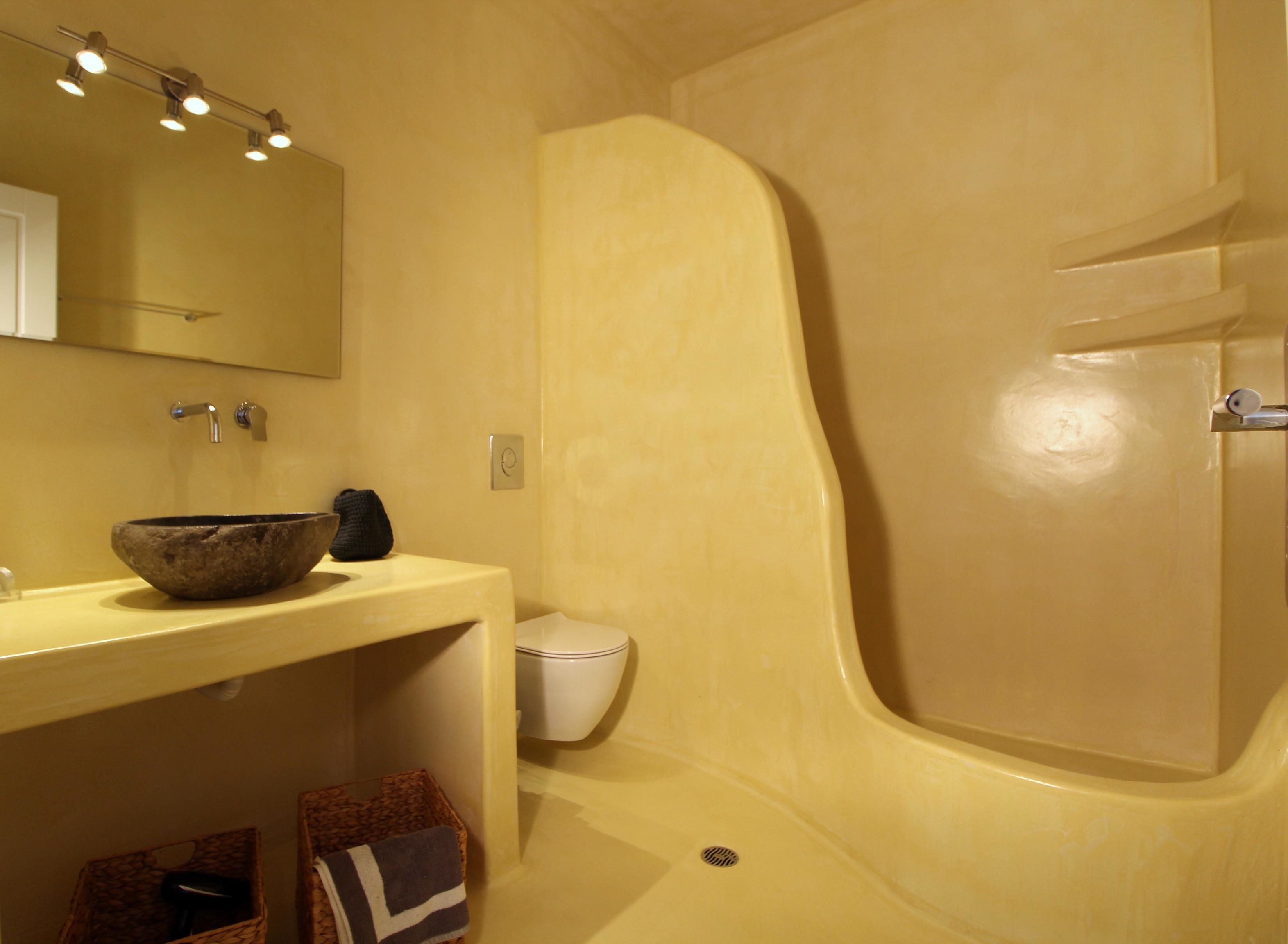 junior suite | bathroom | shower, free toiletries, hair dryer, bathrobes