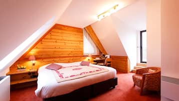 Junior Double Room, 1 Queen Bed, Balcony | In-room safe, individually decorated, individually furnished, desk