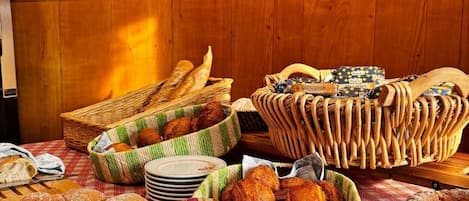 Desayuno buffet todos los días (EUR 12 por persona)