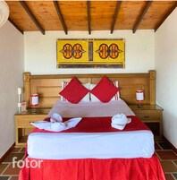 Ropa de cama de alta calidad y minibar 