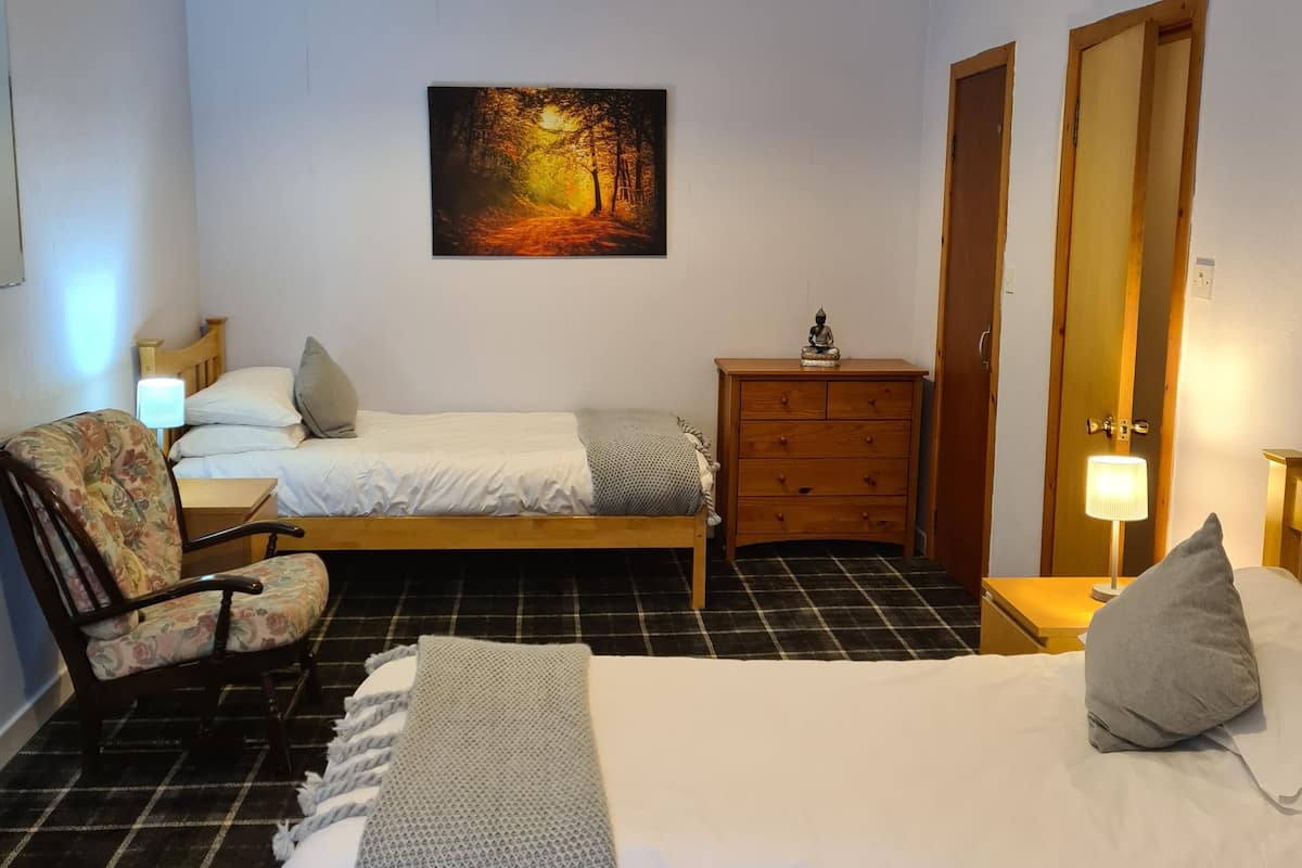 Appartamento, 2 camere da letto, al piano terra (Lower Tower) | 1 camera, ferro/asse da stiro, lenzuola
