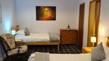 Leilighet, 2 soverom, 1. etasje (Lower Tower) | 1 soverom, strykejern/-brett og sengetøy