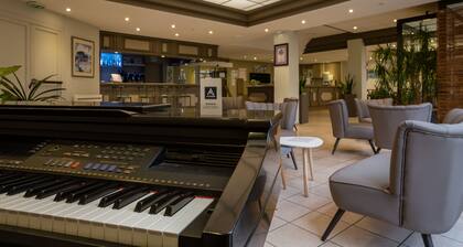 Cit' Hôtel la Pyramide