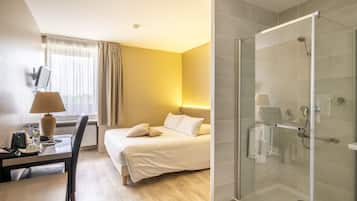 Superior Double Room | In-room safe, laptop workspace, blackout curtains, iron/ironing board