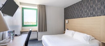 Cit' Hôtel la Pyramide