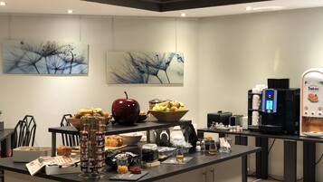 Esmorzar diari continental (14 EUR per persona)