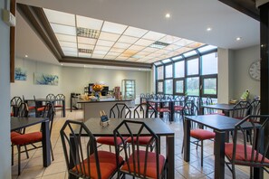 Kontinental frokost hver dag (EUR 14 per person)