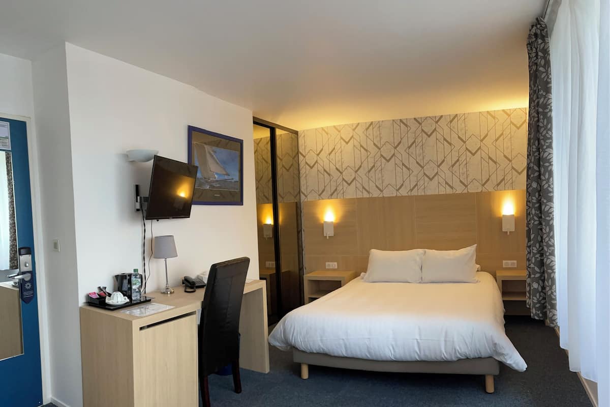 Superior Double Room | In-room safe, desk, laptop workspace, blackout curtains