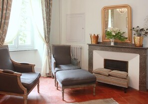 Room Canal du Midi | Premium bedding, desk, soundproofing, iron/ironing board - Château de La Prade (Bram)