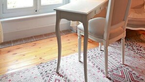 Rom – comfort | Sengetøy av topp kvalitet, skrivebord, lydisolert og strykejern/-brett