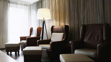 Sauna, Dampfbad, Körperbehandlungen, Warmsteinmassagen, Sportmassagen