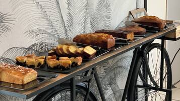 Petit déjeuner buffet (19.50 EUR par personne)