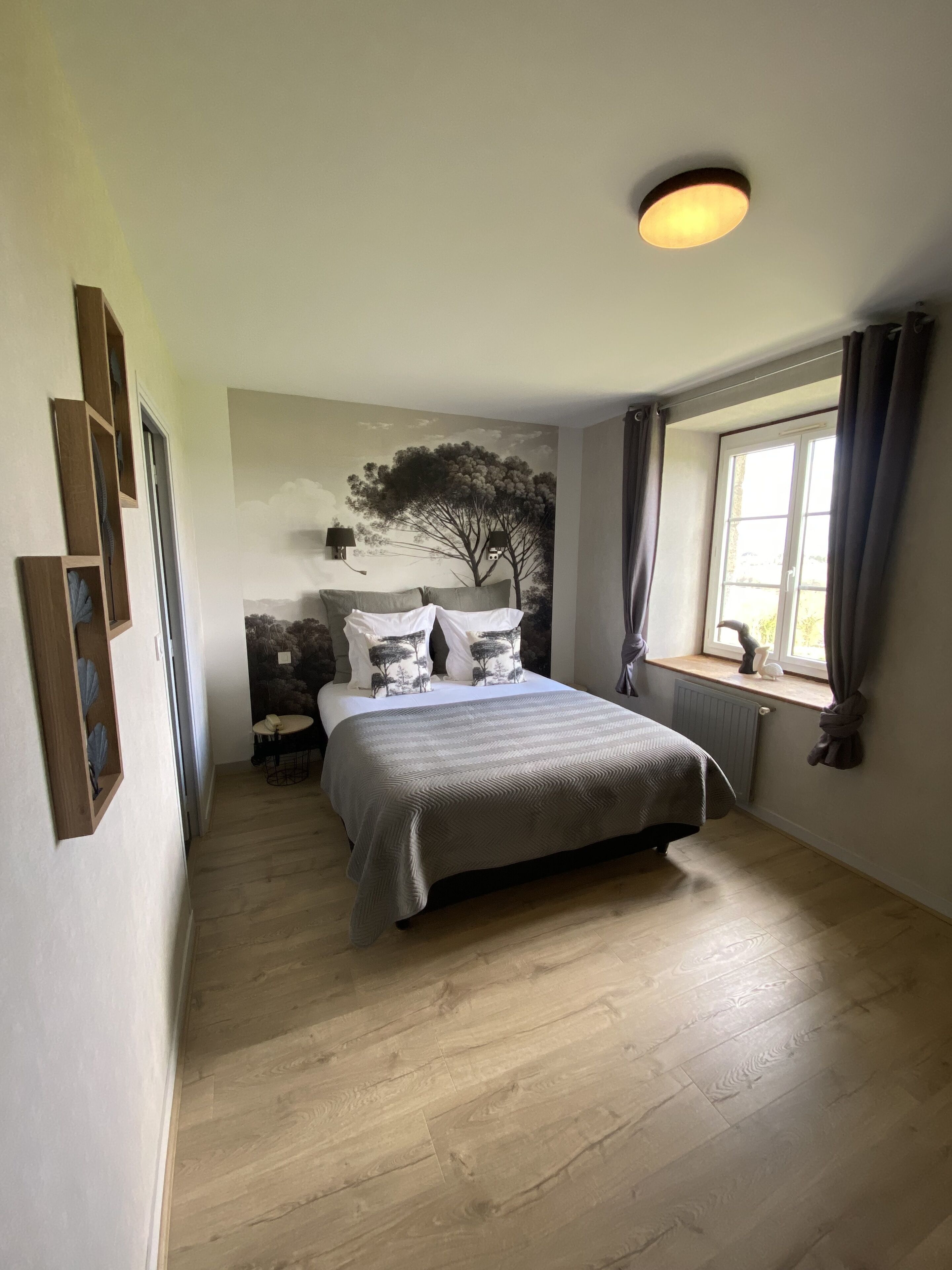 double room | 19 bedrooms, individually decorated, individually furnished, desk