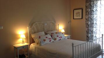 Chambre Double, salle de bains commune