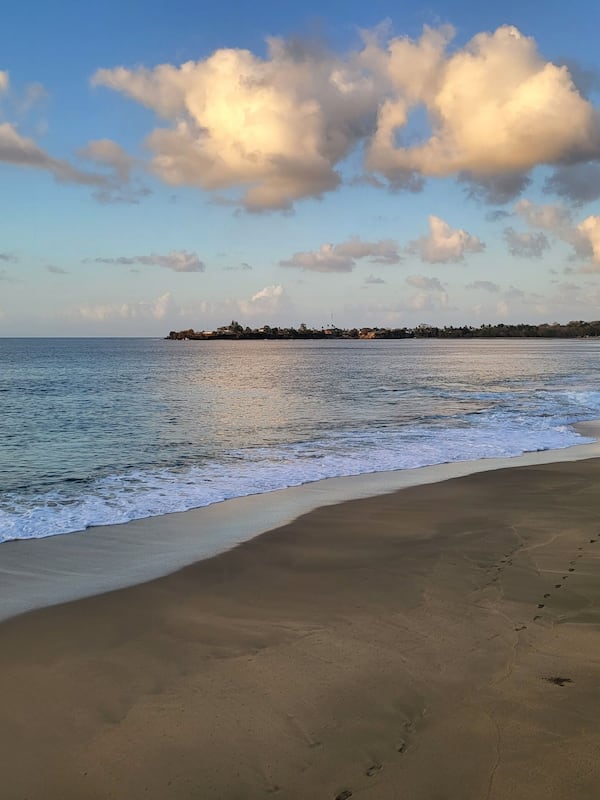 Appartamento panoramico, 2 camere da letto, balcone, vista spiaggia | Vista spiaggia/mare