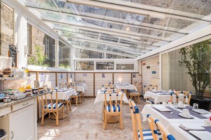 Daily buffet breakfast (EUR 15 per person)