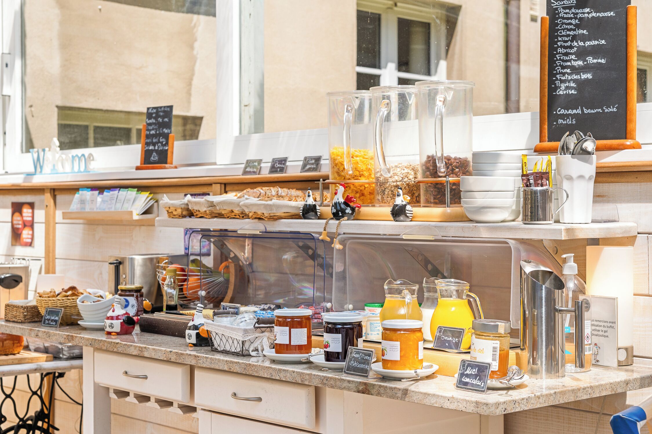 Desayuno buffet (EUR 15 por persona) 