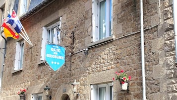 EntrĂ©e de lâhĂ©bergement