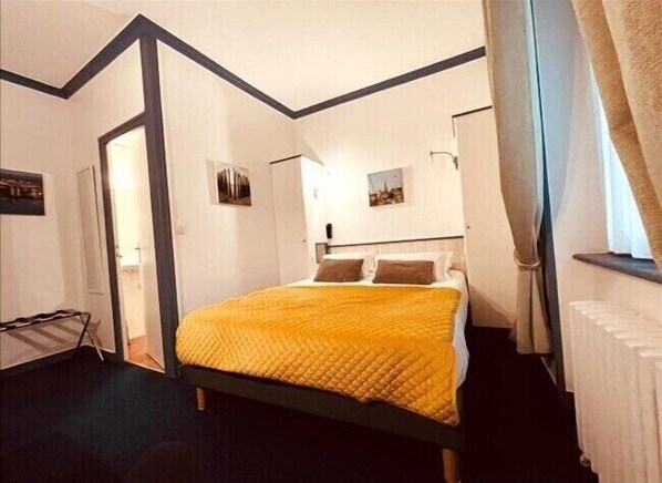 Comfort-Doppelzimmer | Individuell dekoriert, individuell eingerichtet, Schreibtisch