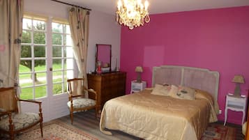 Dobbeltrom – comfort | Minibar, individuelt dekorert, individuelt innredet og skrivebord