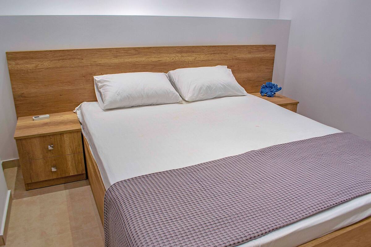 Classic Suite | Desk, soundproofing, iron/ironing board (on request), WiFi (free)