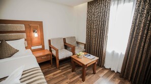 In-room safe, soundproofing, rollaway beds, free WiFi - Dass Continental (Thrissur)