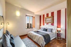 Luxury Penthouse, 3 Bedrooms | 3 bedrooms, premium bedding, desk, iron/ironing board - AwesHome - Lungarno Bellavista Penthouse (Pisa)