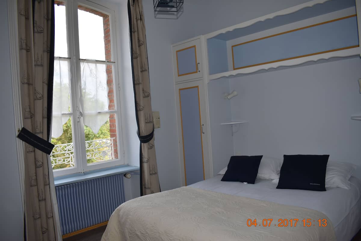 Double Room, Garden View | Iron/ironing board, free cots/infant beds, free WiFi, bed sheets