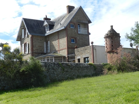 Exterior. Villa les Dunes