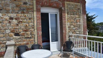 Iron/ironing board (on request), cribs (free), WiFi (free), bed sheets