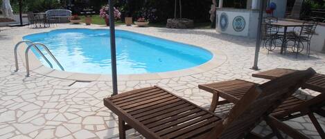 Seasonal outdoor pool