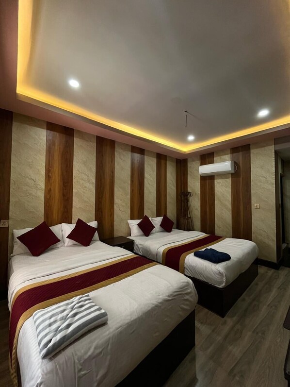 8 bedrooms, premium bedding, free WiFi, wheelchair access