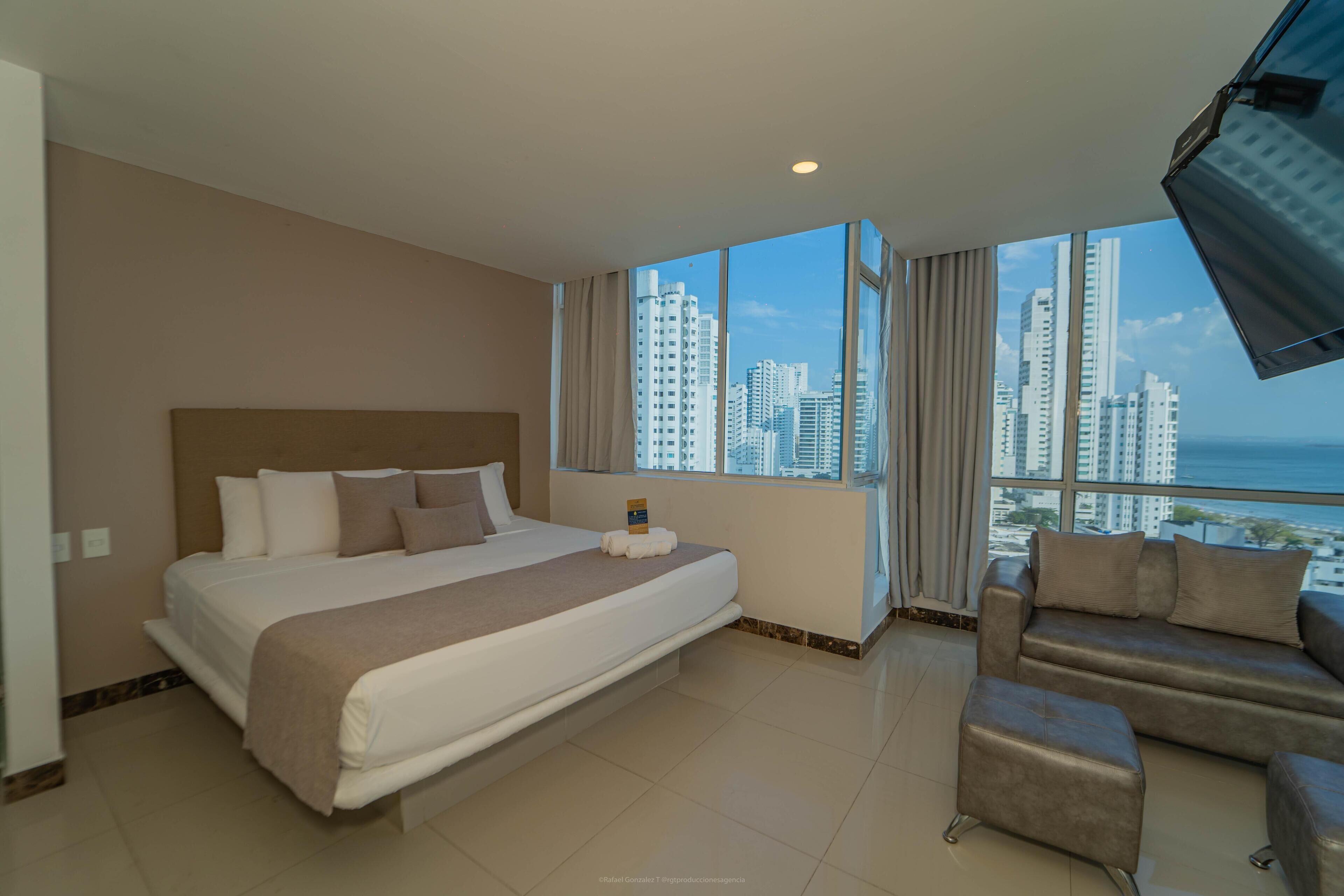 Minibar, két bảo mật tại phòng, bàn, màn/rèm cản sáng 