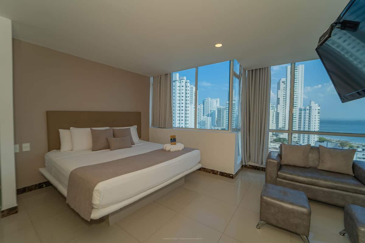 Minibar, két bảo mật tại phòng, bàn, màn/rèm cản sáng