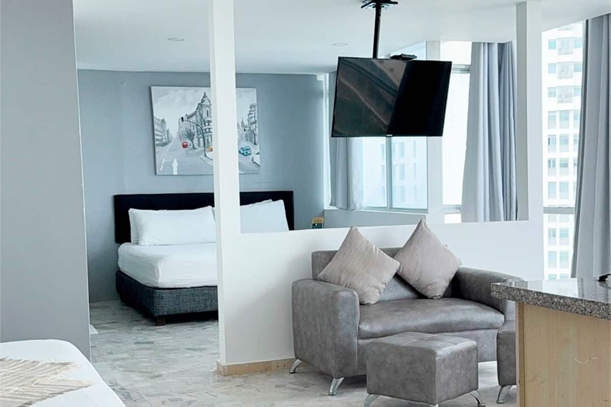 Superior Double Room | Minibar, in-room safe, desk, blackout curtains