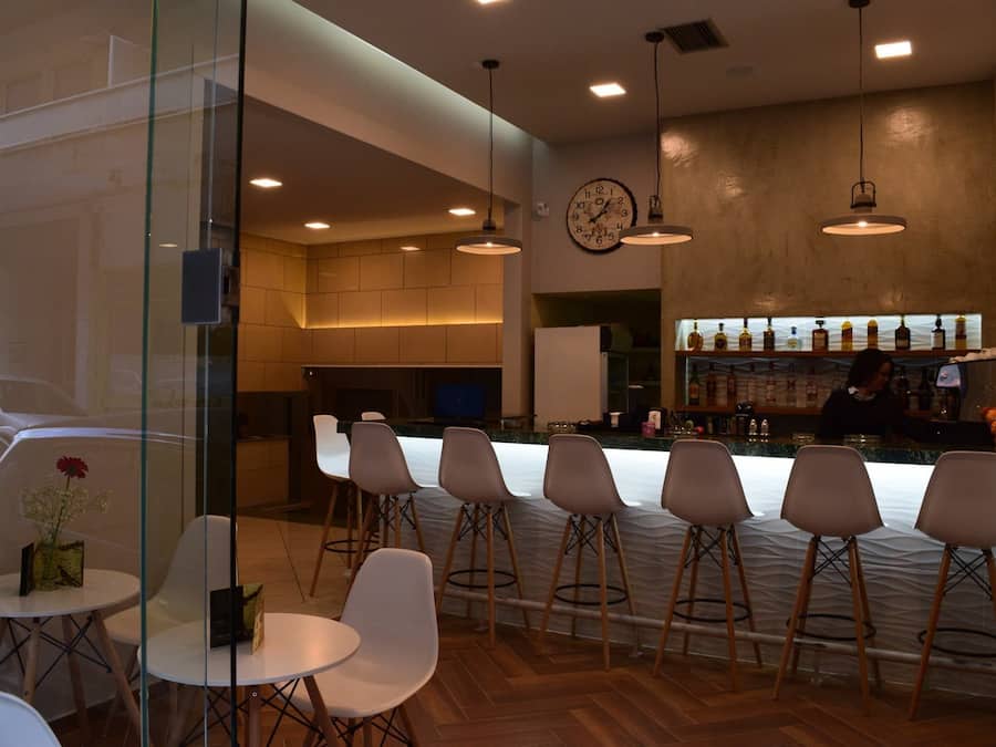 Bar (en la propiedad)