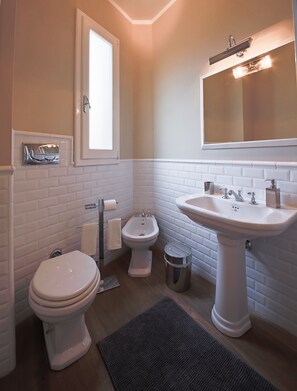 Apartment, 2 Schlafzimmer | Badezimmer | Dusche, Haartrockner, Handtücher