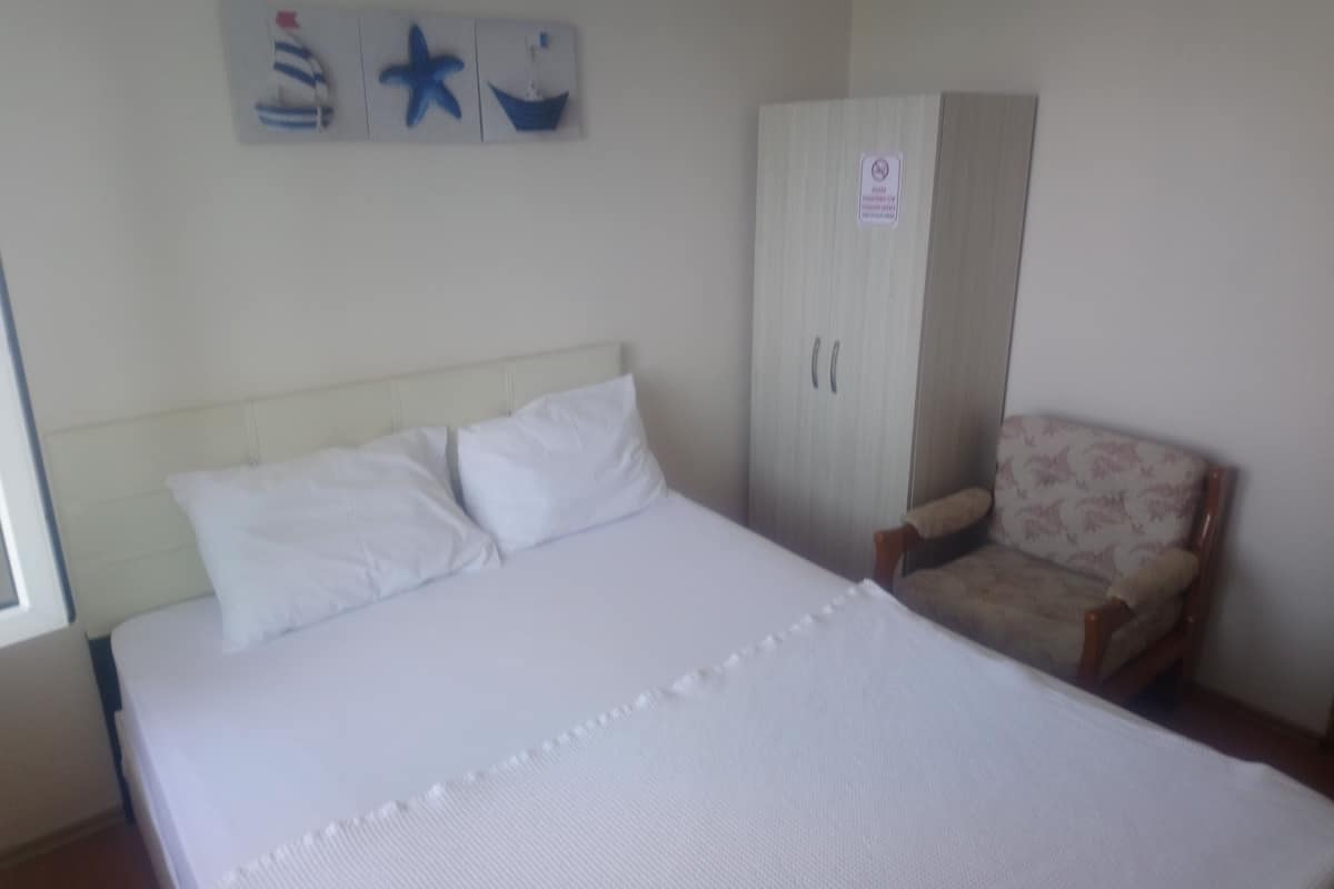 Ekonomi Oda, Bogaz Manzarali | 1 yatak odası, masa, ücretsiz kablosuz İnternet, çarşaf takımı